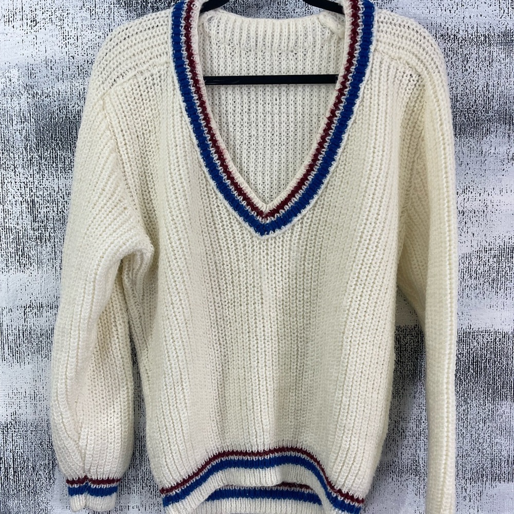 VINTAGE HAND MADE DEEP V NECK SWEATER SIZE MEDIUM